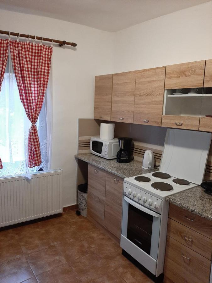 Villa Seosko Domacinstvo „Gabar” à Custica Extérieur photo